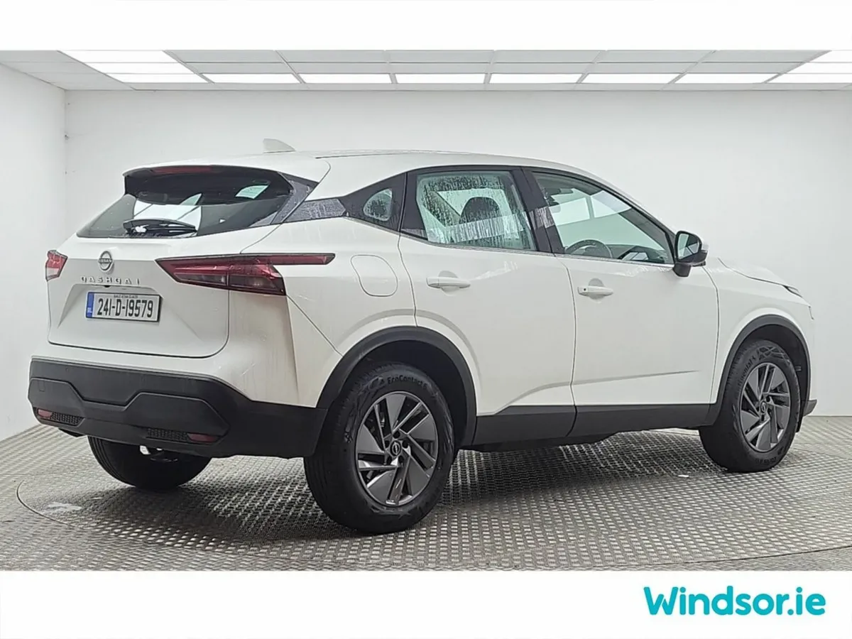 Nissan Qashqai MPV, Petrol, 2024, White