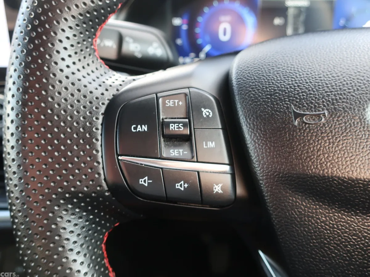 Ford Puma MPV, Petrol Hybrid, 2023, White