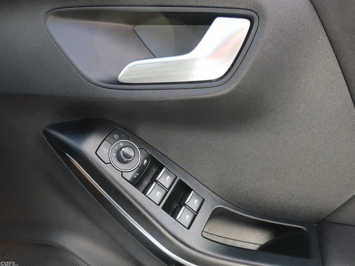 Ford Puma MPV, Petrol Hybrid, 2023, White