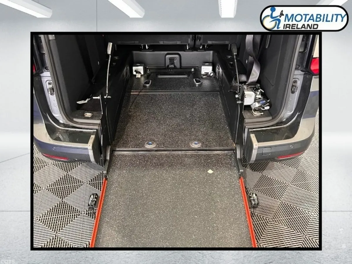 Ford Tourneo Connect MPV, Diesel, 2023, Grey