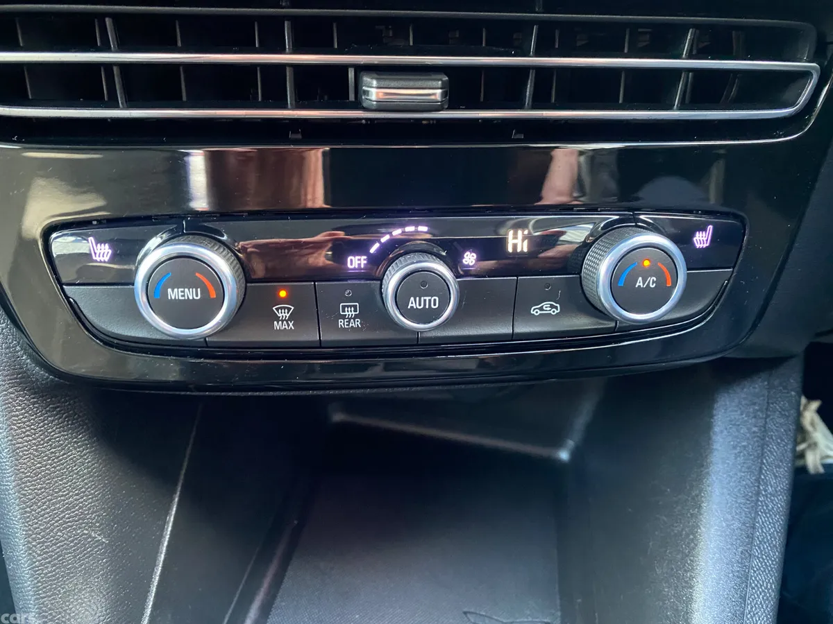Opel Mokka SUV, Petrol, 2023, Grey