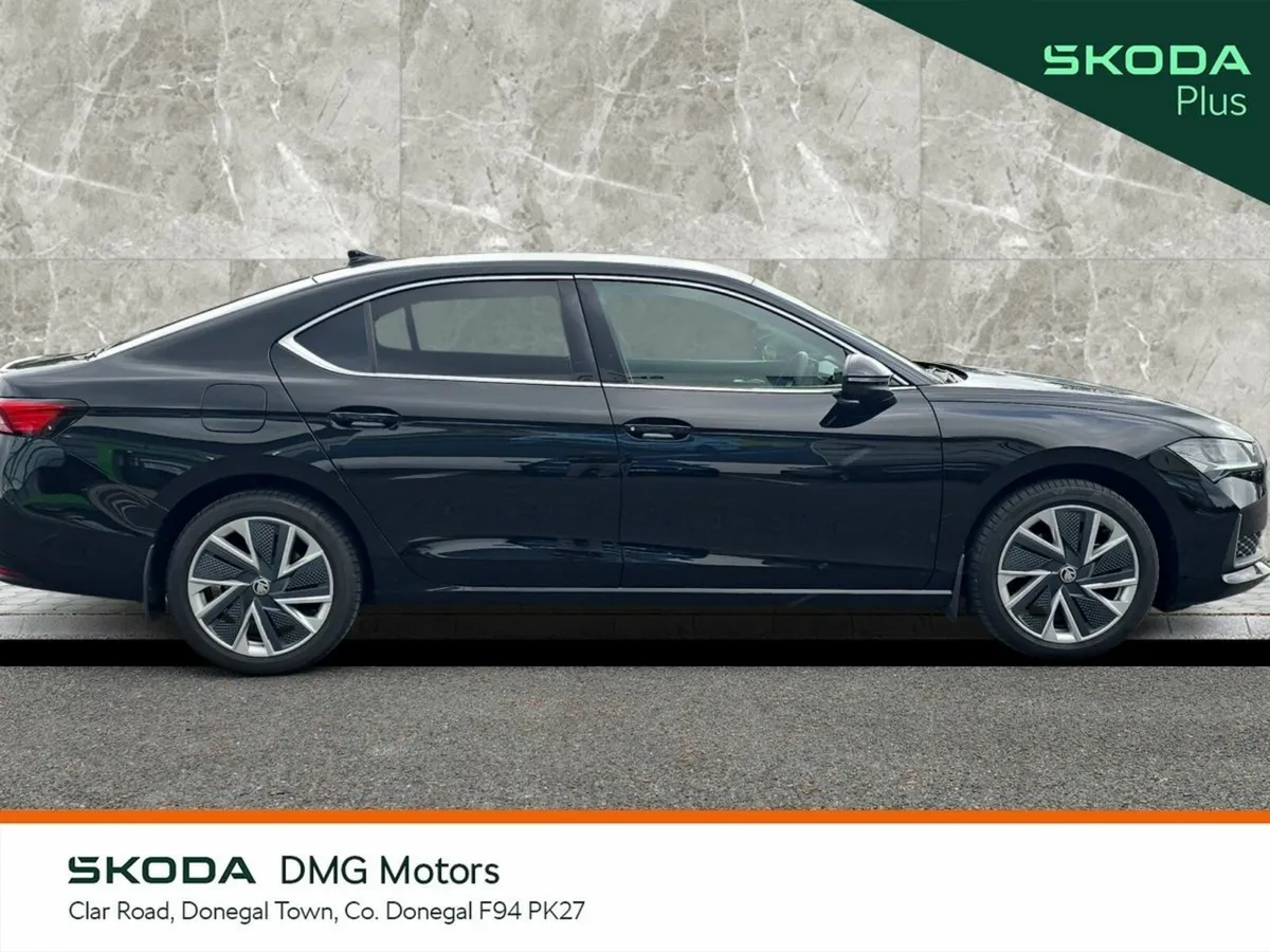 Skoda Superb Saloon, Diesel, 2025, Black