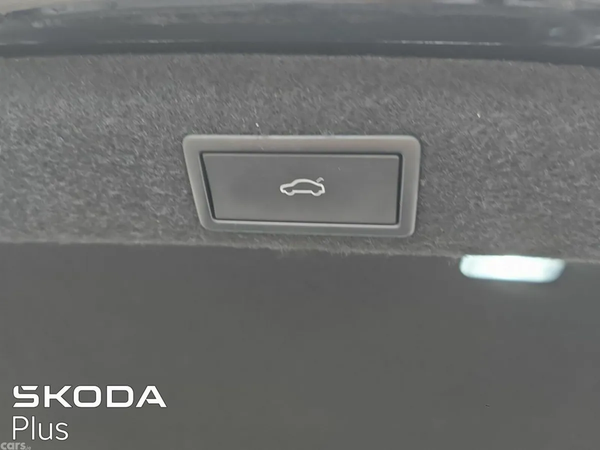 Skoda Superb Saloon, Diesel, 2025, Black