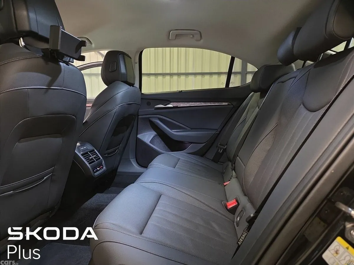 Skoda Superb Saloon, Diesel, 2025, Black