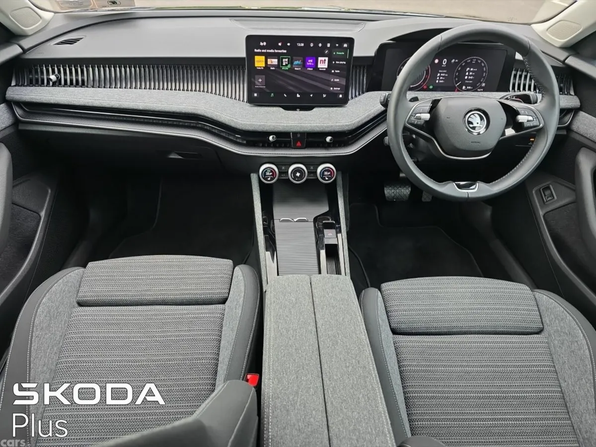 Skoda Superb Saloon, Diesel, 2025, Black