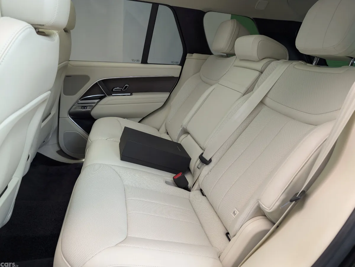 Land Rover Range Rover SUV, Petrol Plug-in Hybrid, 2025, Black