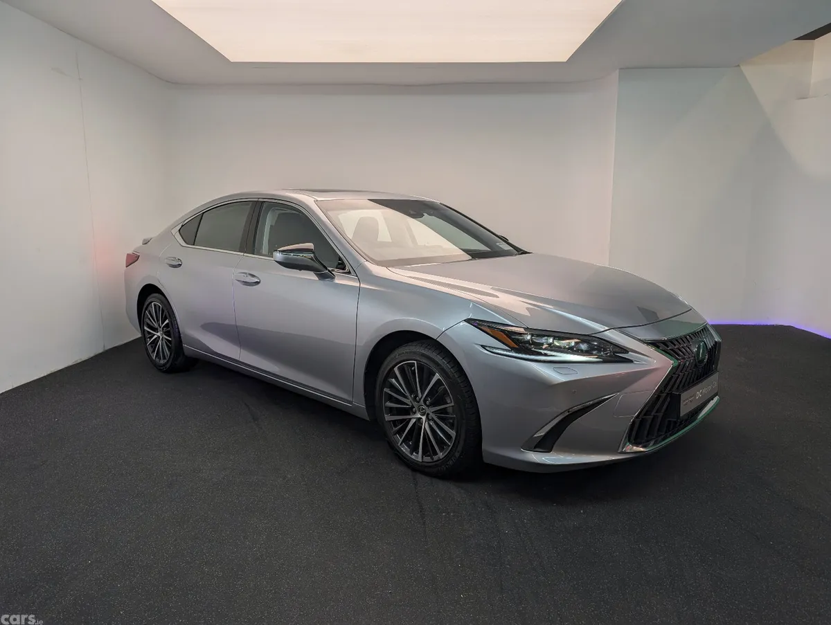 Lexus ES Saloon, Petrol Hybrid, 2025, Silver