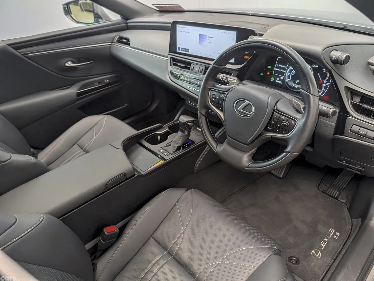 Lexus ES Saloon, Petrol Hybrid, 2025, Silver