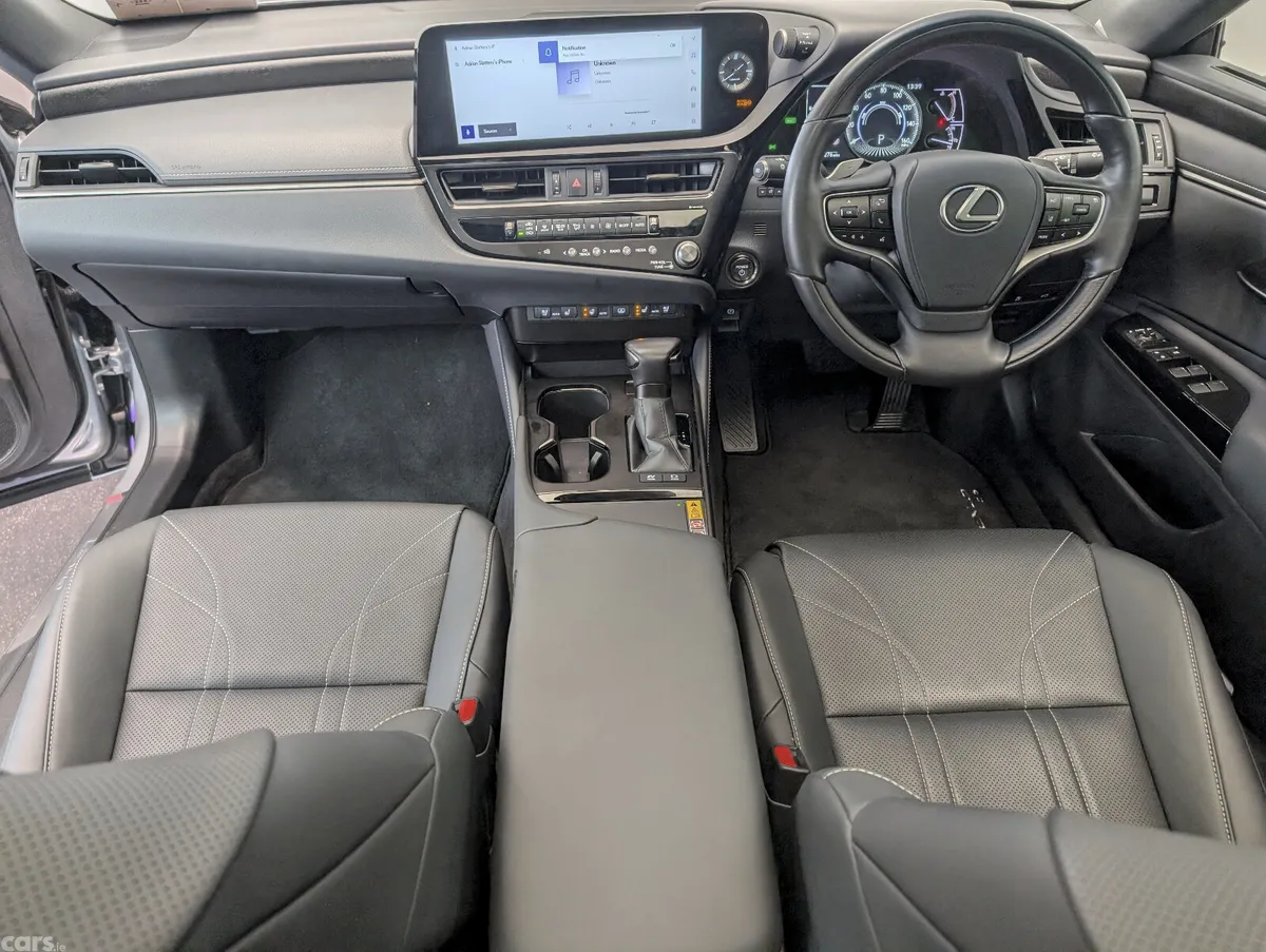 Lexus ES Saloon, Petrol Hybrid, 2025, Silver