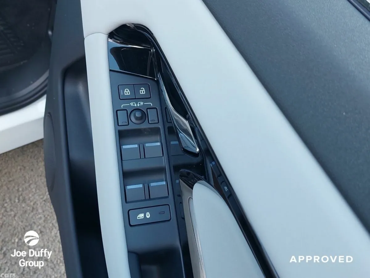 Land Rover Range Rover Evoque SUV, Petrol Plug-in Hybrid, 2026, White