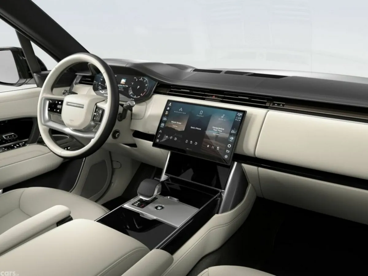 Land Rover Range Rover SUV, Petrol Plug-in Hybrid, 2026, Gold