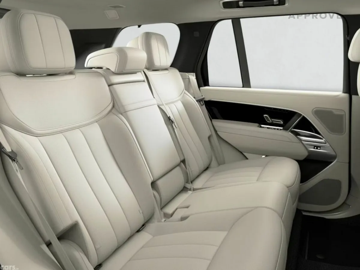 Land Rover Range Rover SUV, Petrol Plug-in Hybrid, 2026, Gold