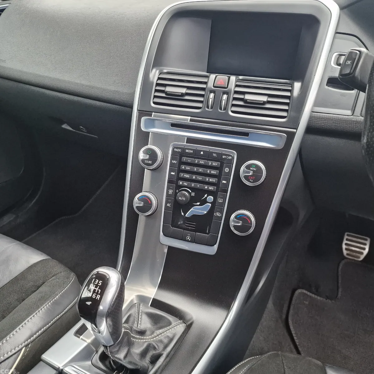 Volvo XC60 SUV, Diesel, 2015, White