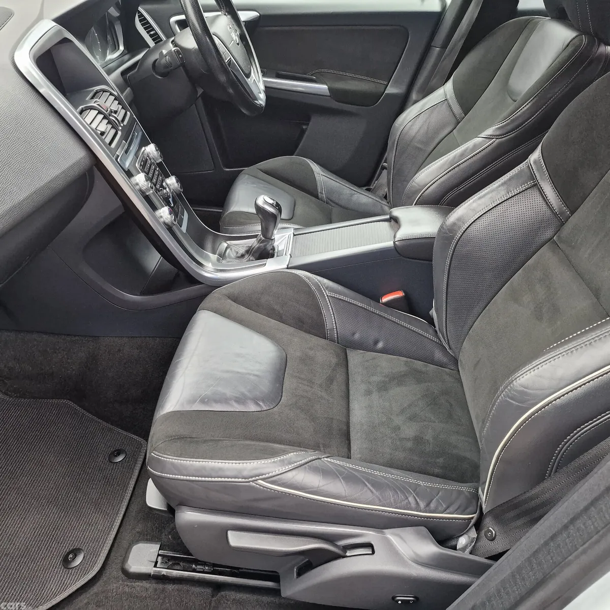 Volvo XC60 SUV, Diesel, 2015, White