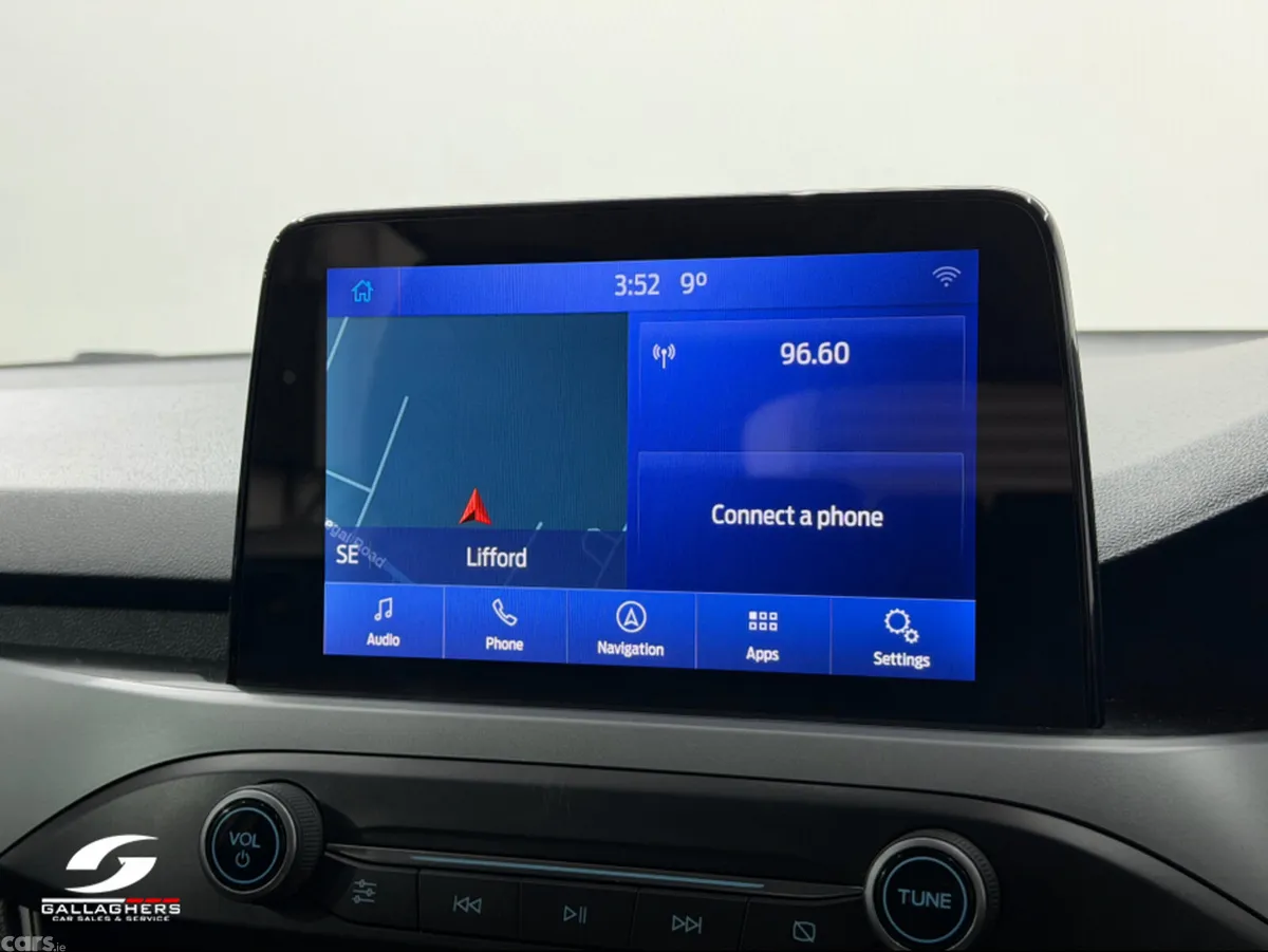 Ford Focus Hatchback, Diesel, 2022, Red