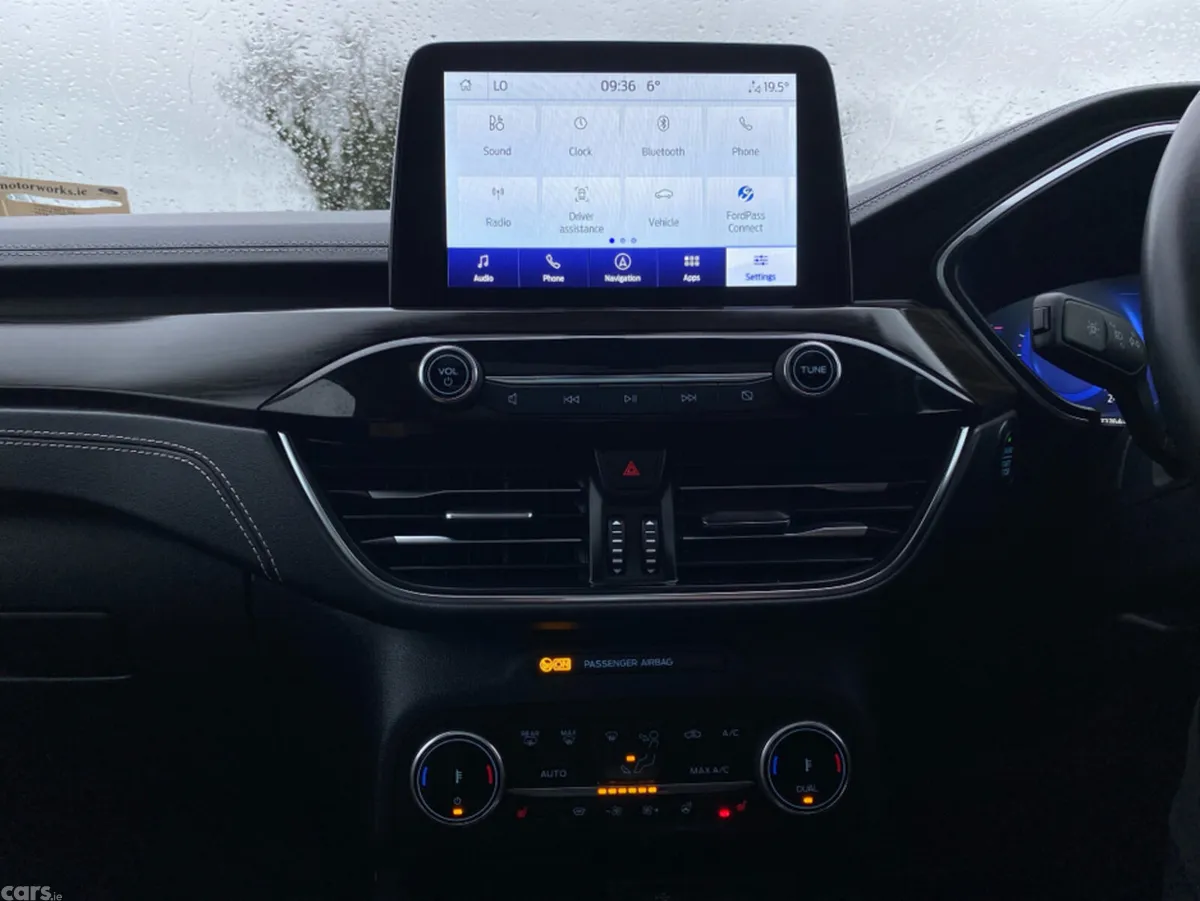 Ford Kuga MPV, Petrol Plug-in Hybrid, 2023, Grey