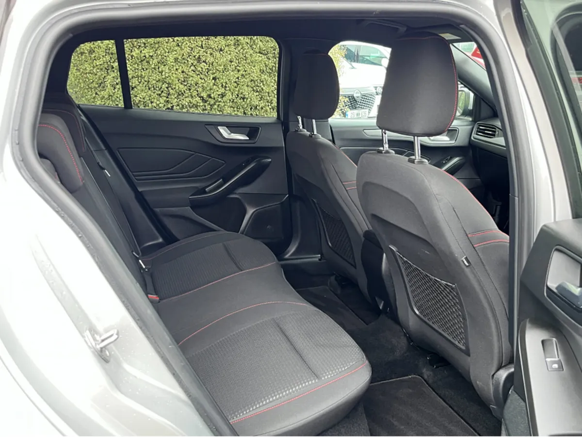Ford Focus Estate, Petrol, 2022, Grey