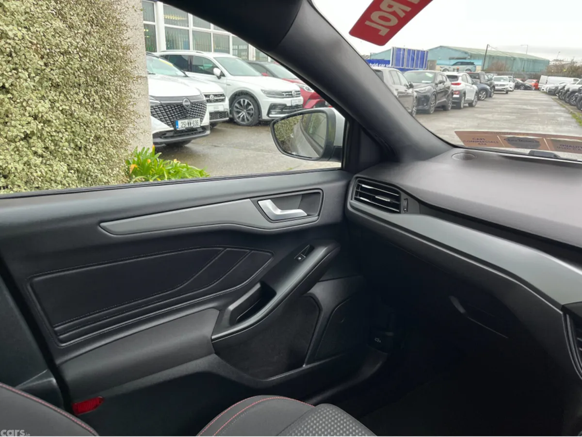 Ford Focus Estate, Petrol, 2022, Grey