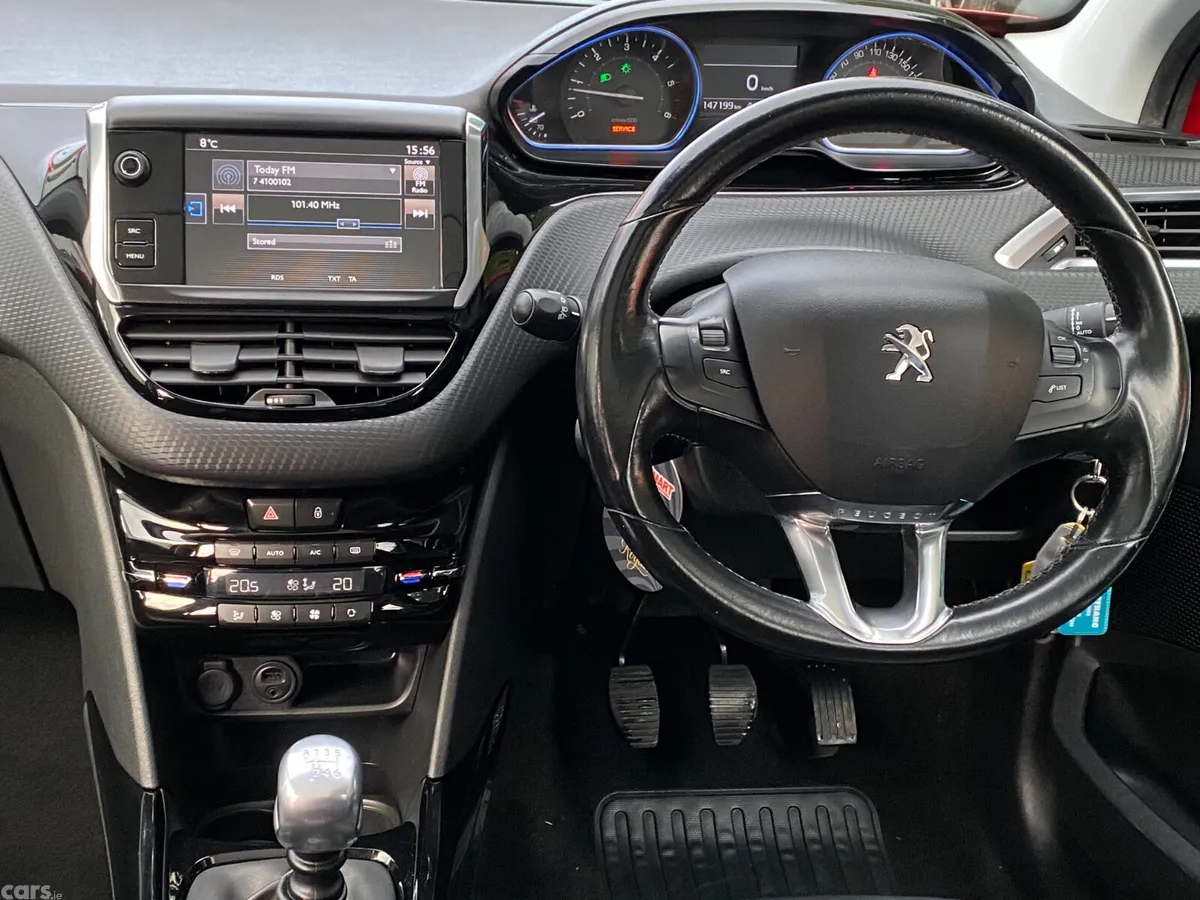 Peugeot 2008 Estate, Diesel, 2017, Red