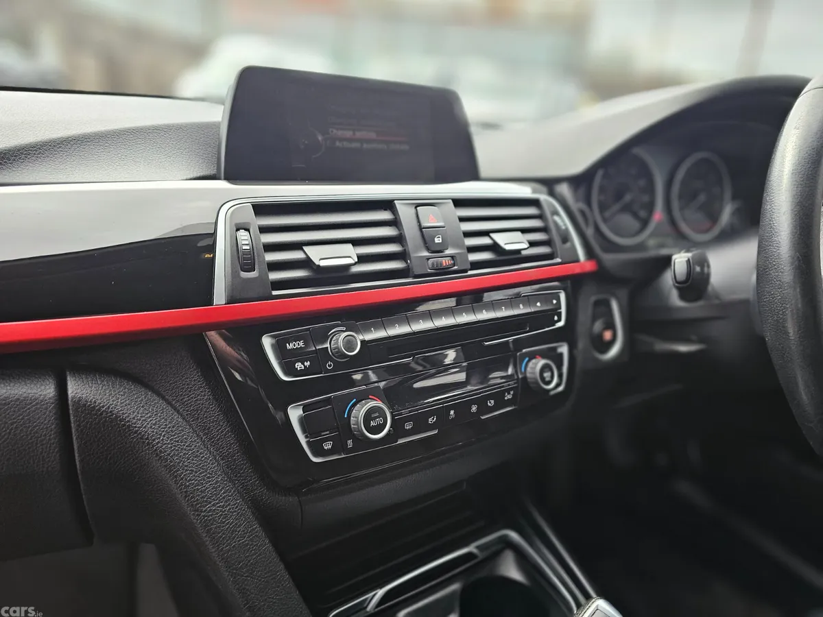 BMW 3-Series Saloon, Petrol Plug-in Hybrid, 2017, Black