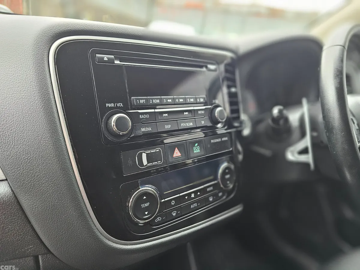 Mitsubishi Outlander SUV, Petrol Plug-in Hybrid, 2015, Blue