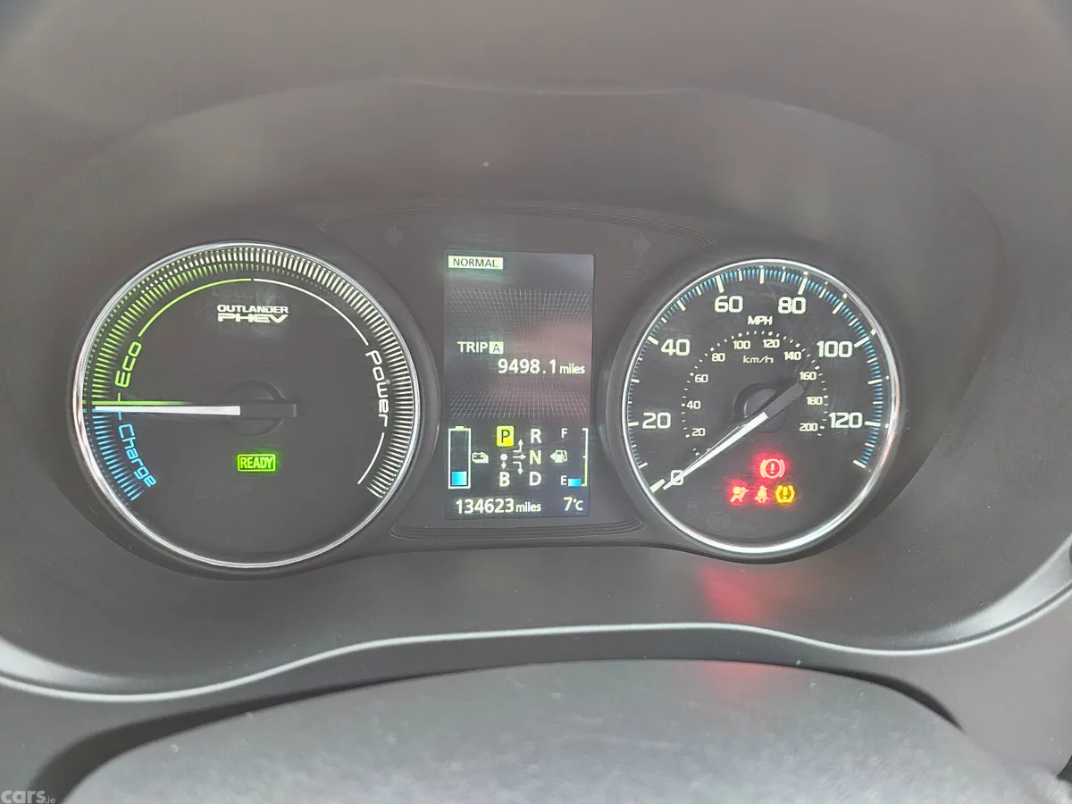 Mitsubishi Outlander SUV, Petrol Plug-in Hybrid, 2015, Blue