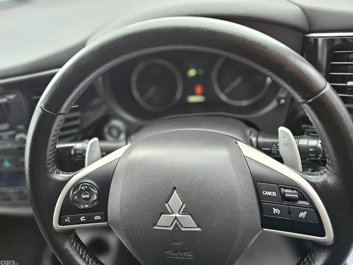 Mitsubishi Outlander SUV, Petrol Plug-in Hybrid, 2015, Blue