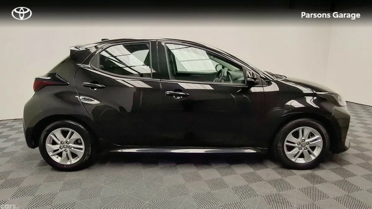 Toyota Yaris Hatchback, Petrol Hybrid, 2023, Black