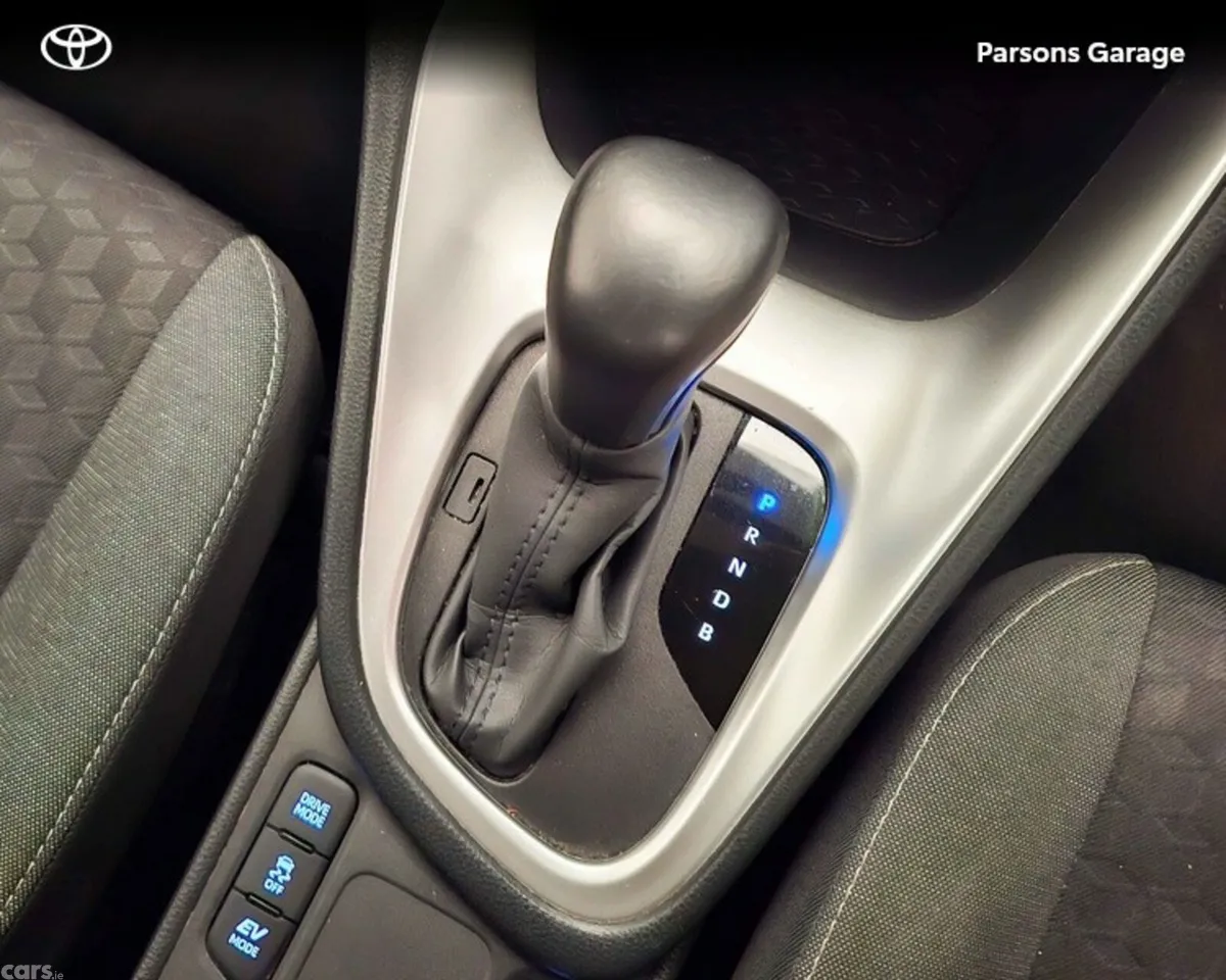 Toyota Yaris Hatchback, Petrol Hybrid, 2023, Black