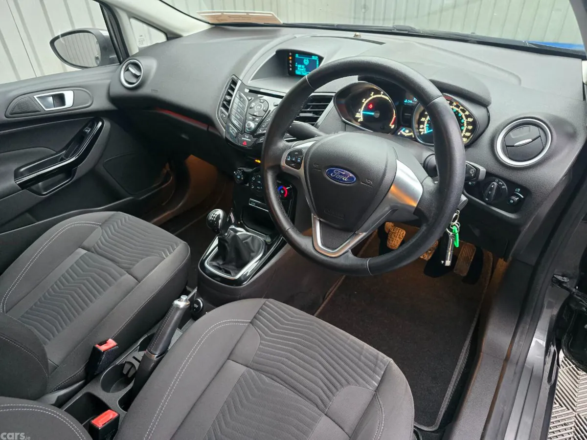 Ford Fiesta Hatchback, Petrol, 2016, Grey