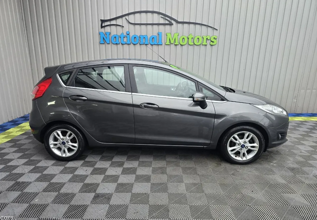 Ford Fiesta Hatchback, Petrol, 2016, Grey