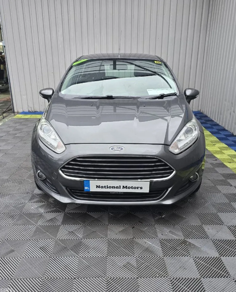 Ford Fiesta Hatchback, Petrol, 2016, Grey