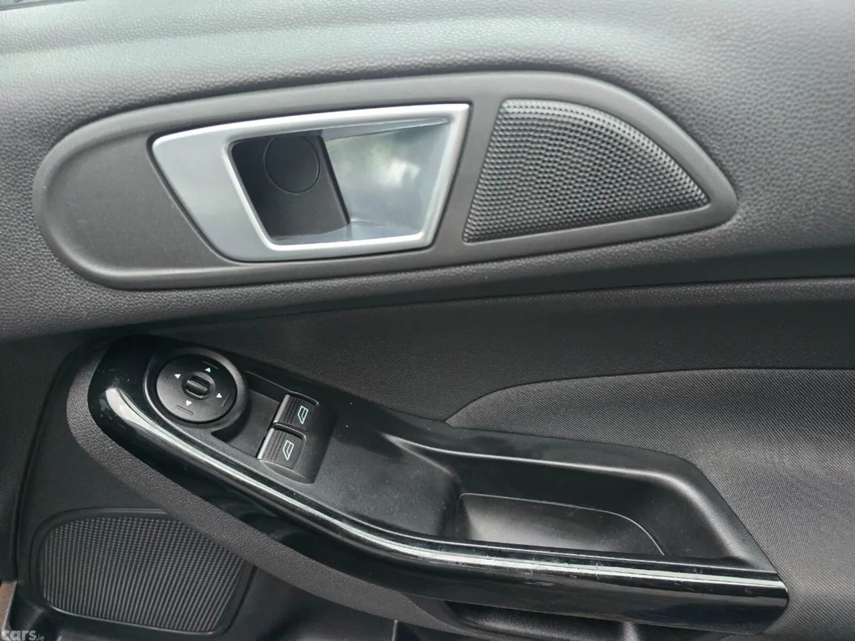 Ford Fiesta Hatchback, Petrol, 2016, Grey