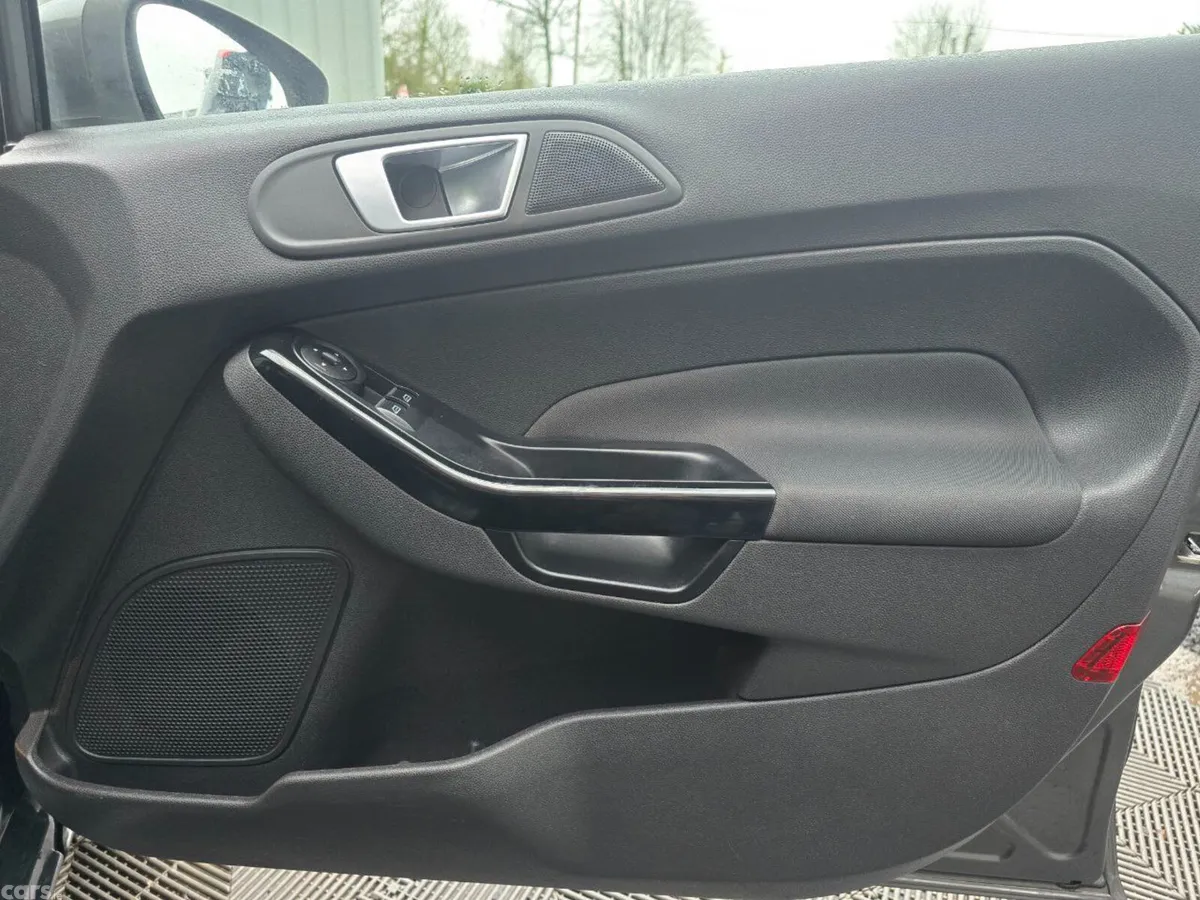 Ford Fiesta Hatchback, Petrol, 2016, Grey