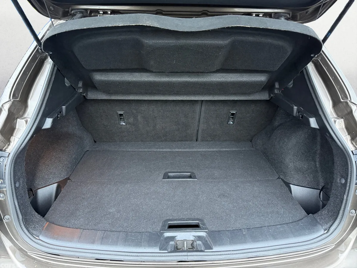Nissan Qashqai SUV, Diesel, 2017, Grey