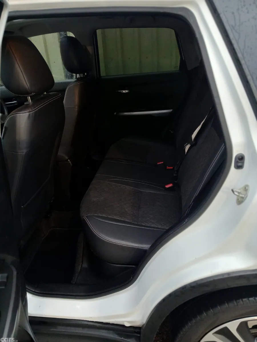 Suzuki Vitara SUV, Petrol, 2019, White