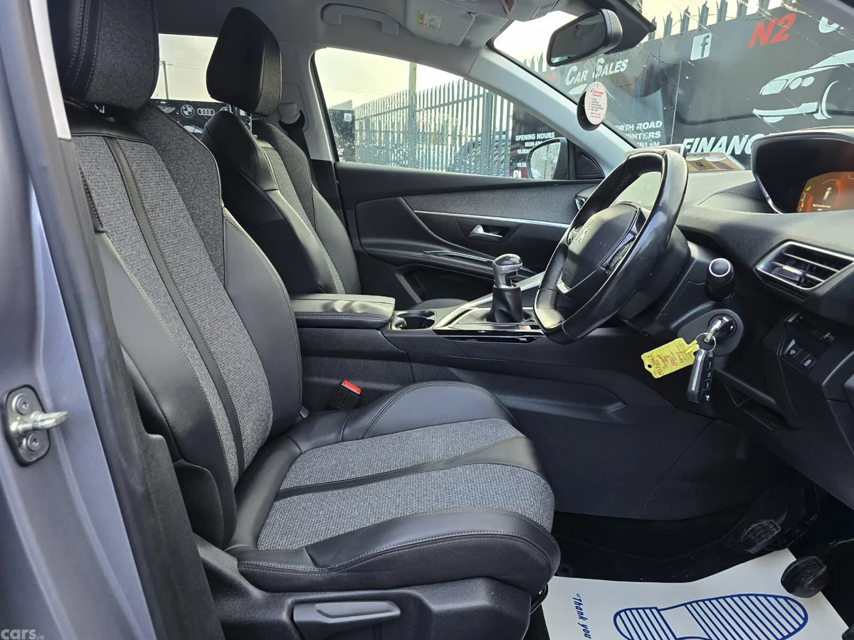 Peugeot 5008 MPV, Diesel, 2019, Grey