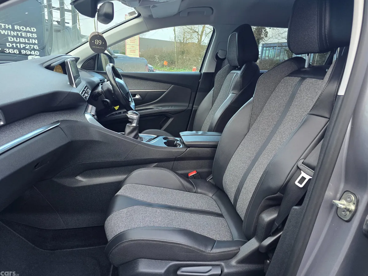 Peugeot 5008 MPV, Diesel, 2019, Grey