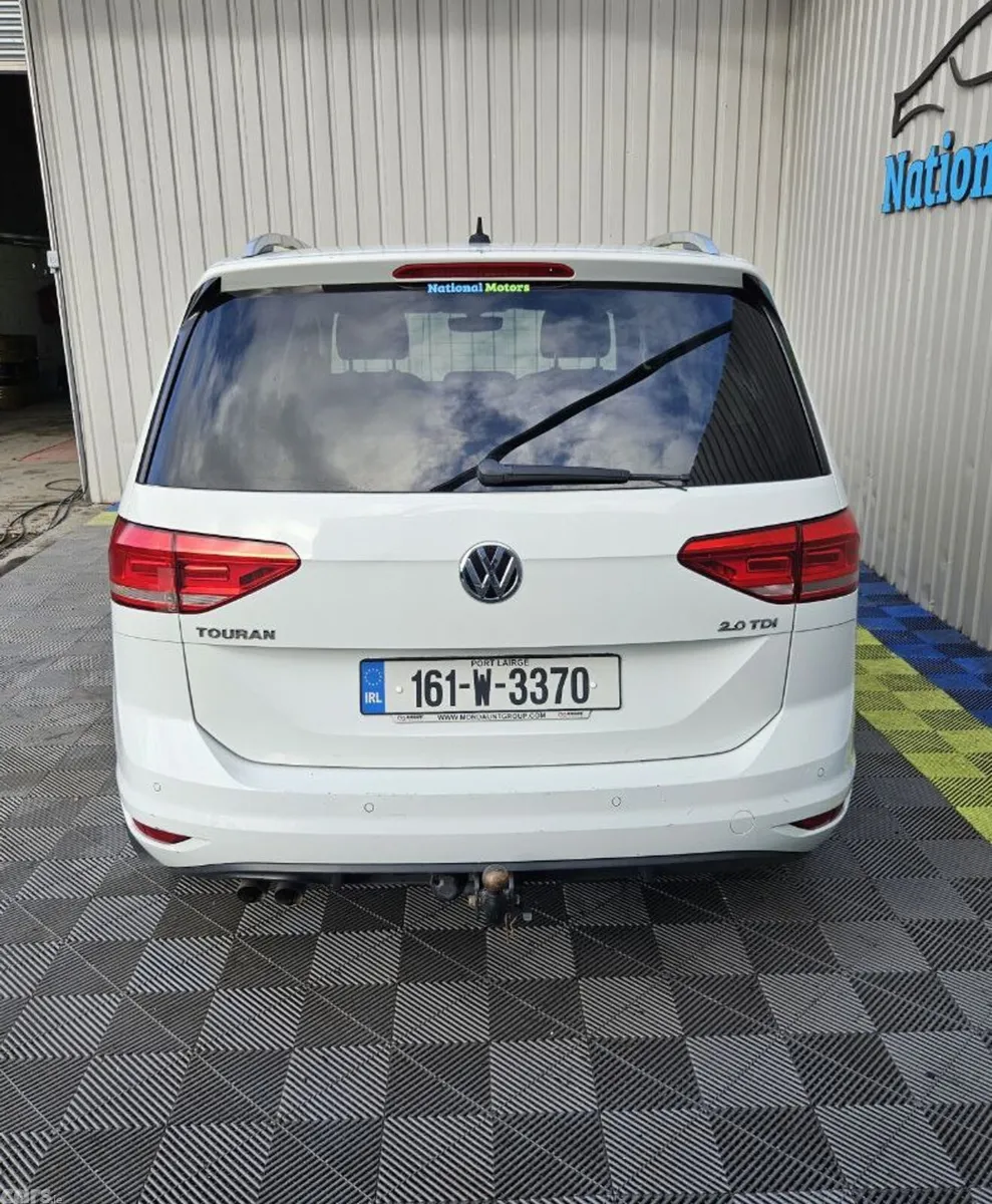 Volkswagen Touran MPV, Diesel, 2016, White