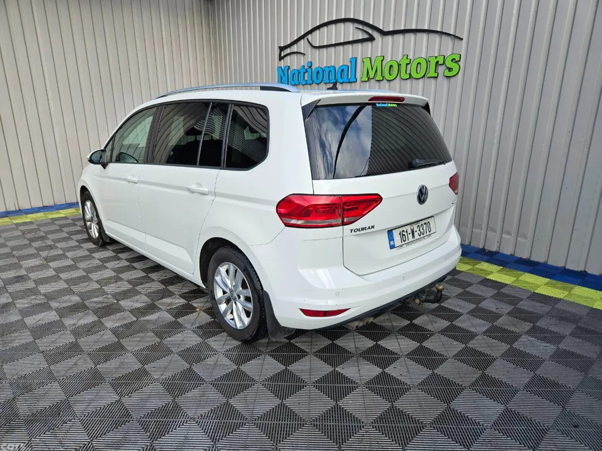 Volkswagen Touran MPV, Diesel, 2016, White