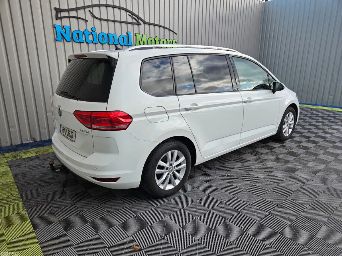 Volkswagen Touran MPV, Diesel, 2016, White