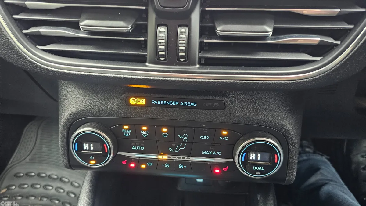 Ford Focus Hatchback, Diesel, 2020, Red