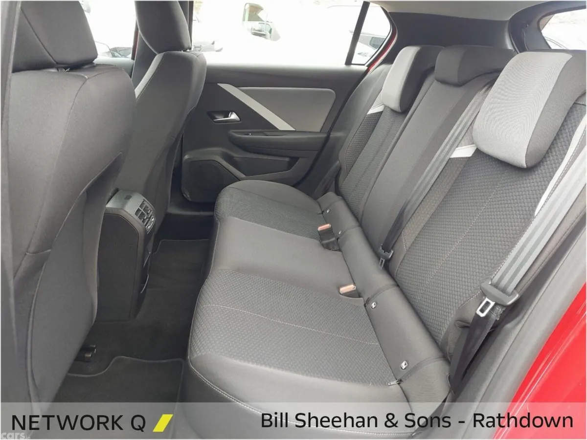 Opel Astra Hatchback, Electric, 2025, Red