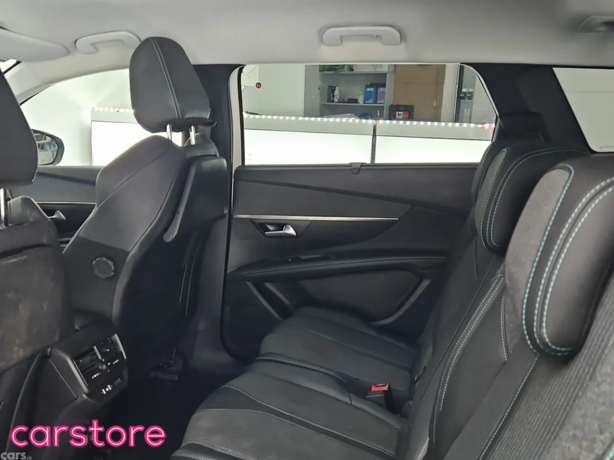 Peugeot 5008 MPV, Diesel, 2021, White