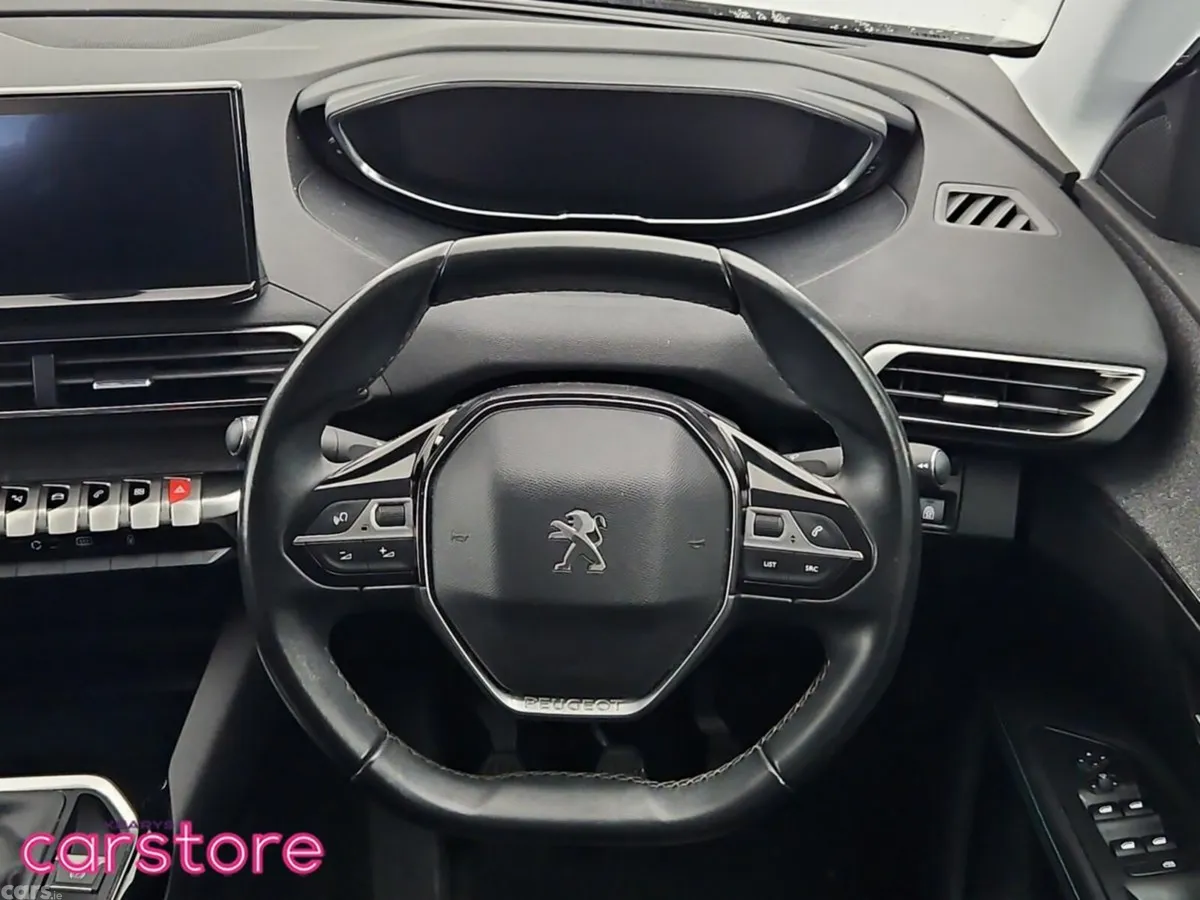 Peugeot 5008 MPV, Diesel, 2021, White