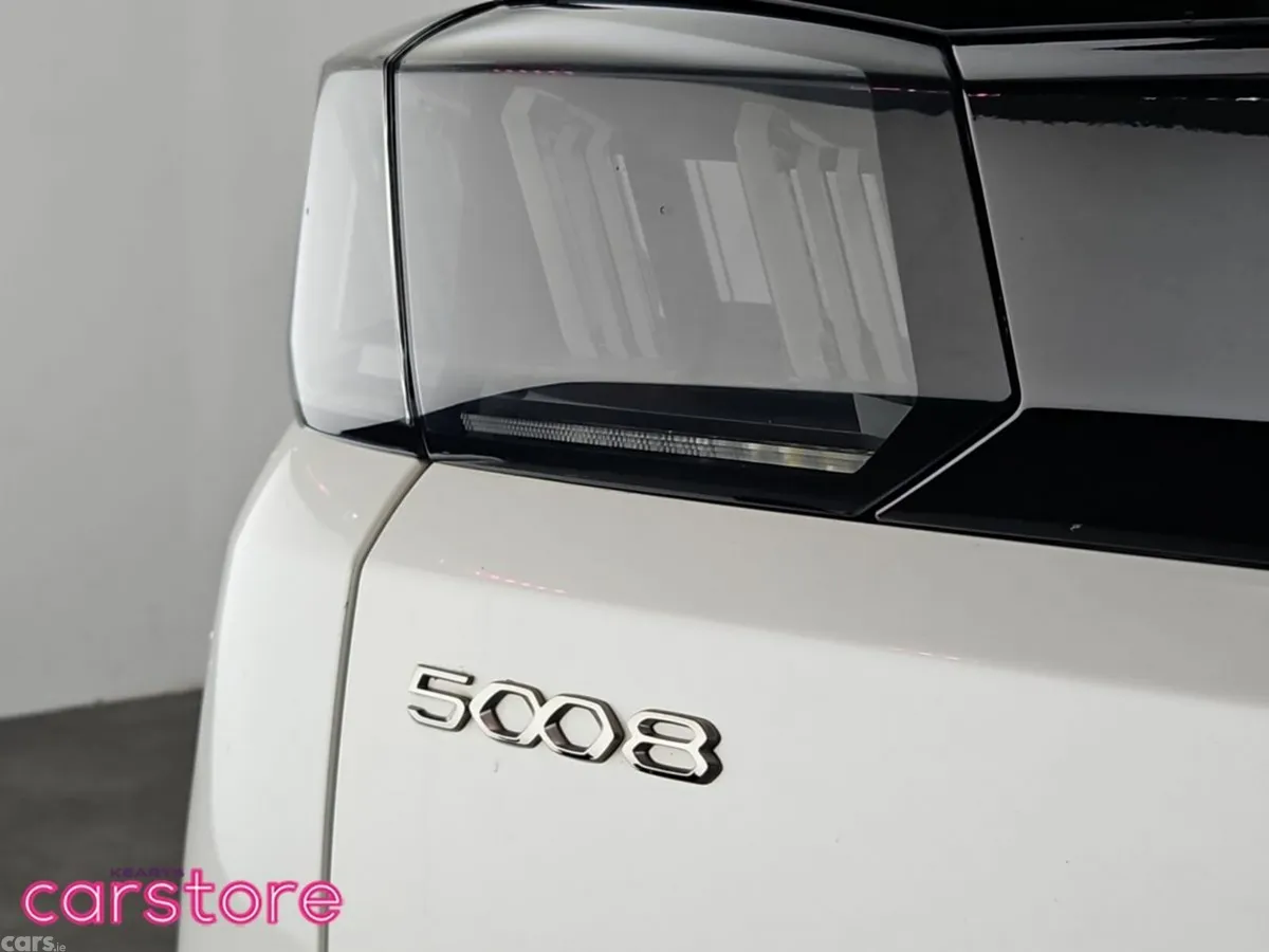 Peugeot 5008 MPV, Diesel, 2021, White