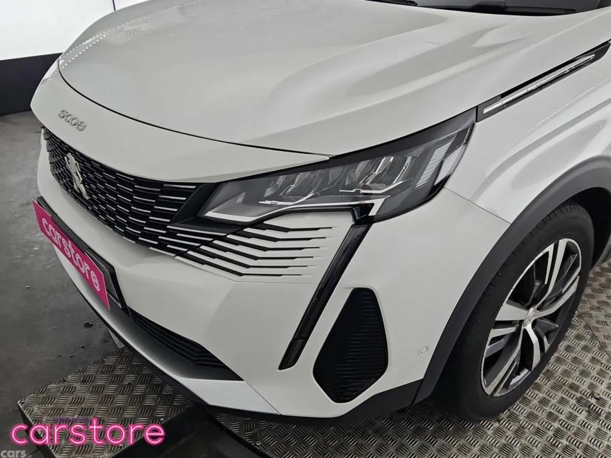 Peugeot 5008 MPV, Diesel, 2021, White