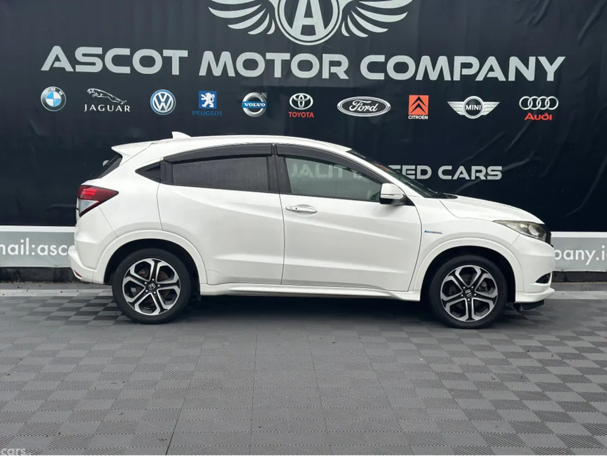 Honda Vezel MPV, Petrol Hybrid, 2015, White
