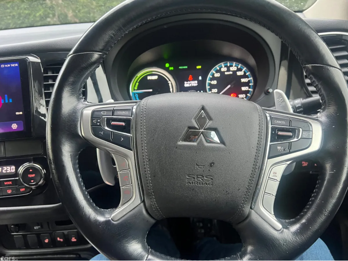 Mitsubishi Outlander SUV, Petrol Plug-in Hybrid, 2018, White