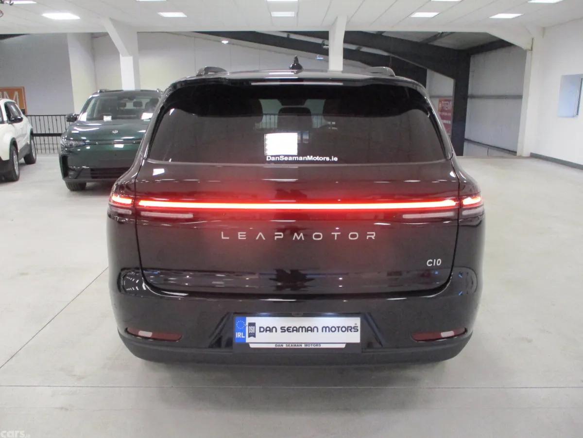 Leapmotor C10 SUV, Petrol Plug-in Hybrid, 2027, Black
